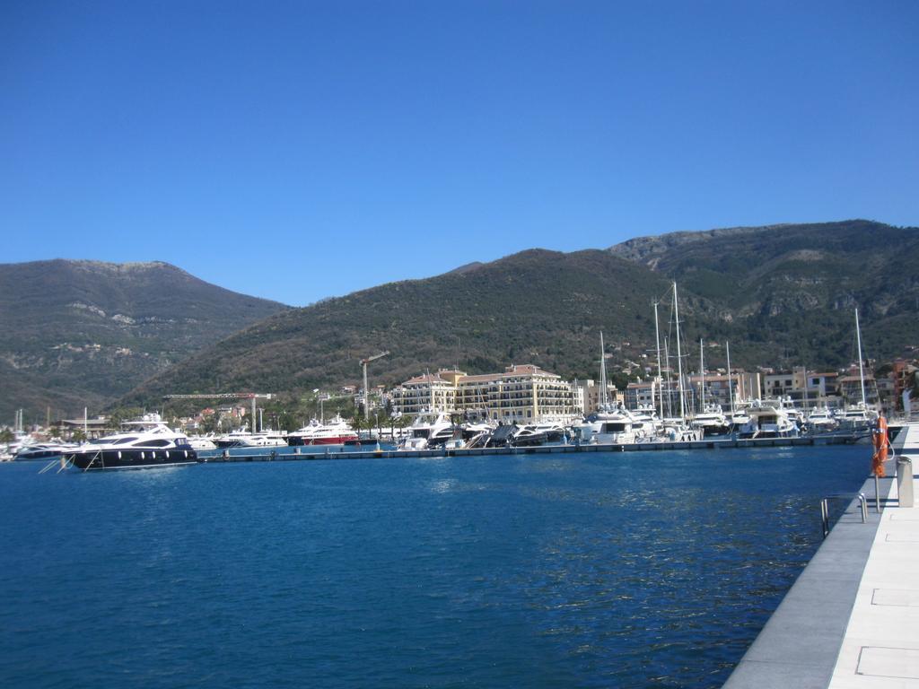 Apartments City Center Tivat Exteriör bild