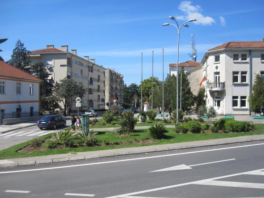 Apartments City Center Tivat Exteriör bild