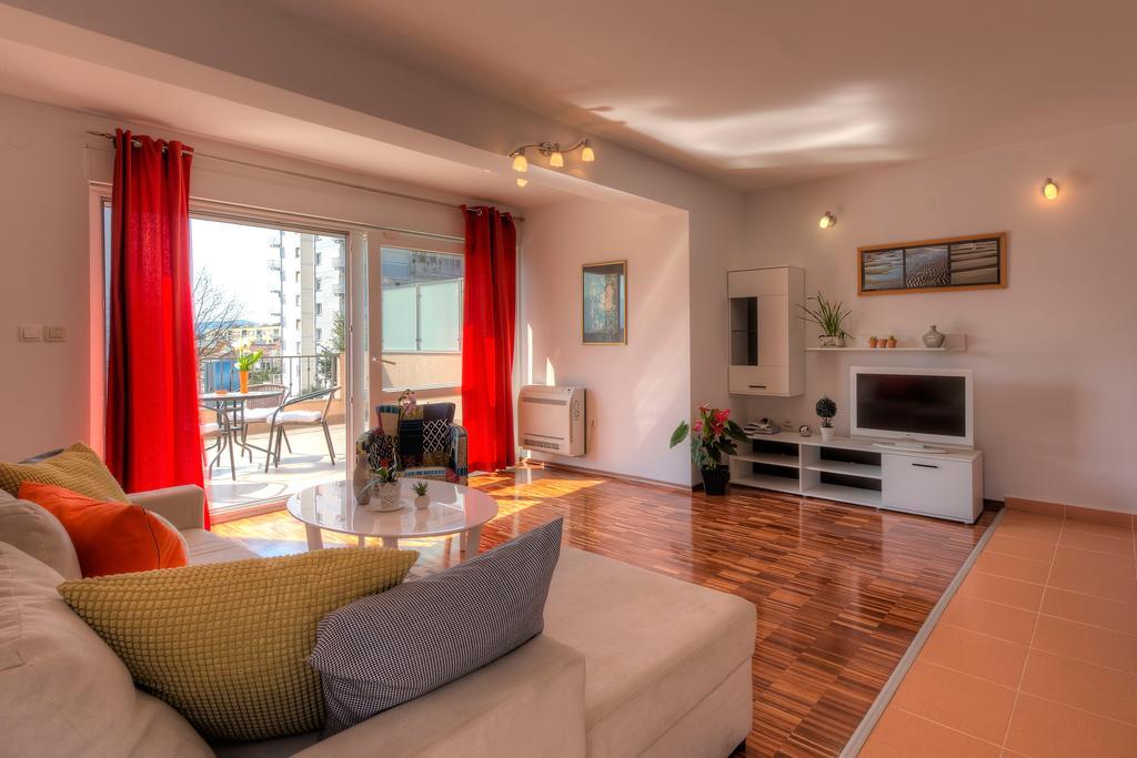Apartments City Center Tivat Exteriör bild