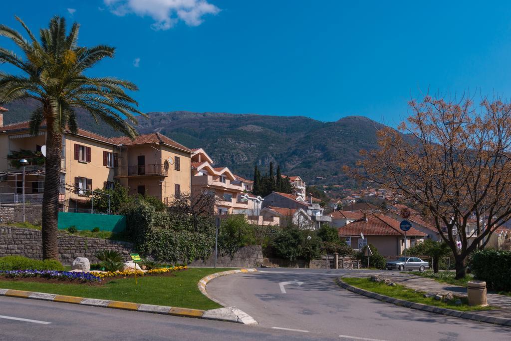 Apartments City Center Tivat Exteriör bild