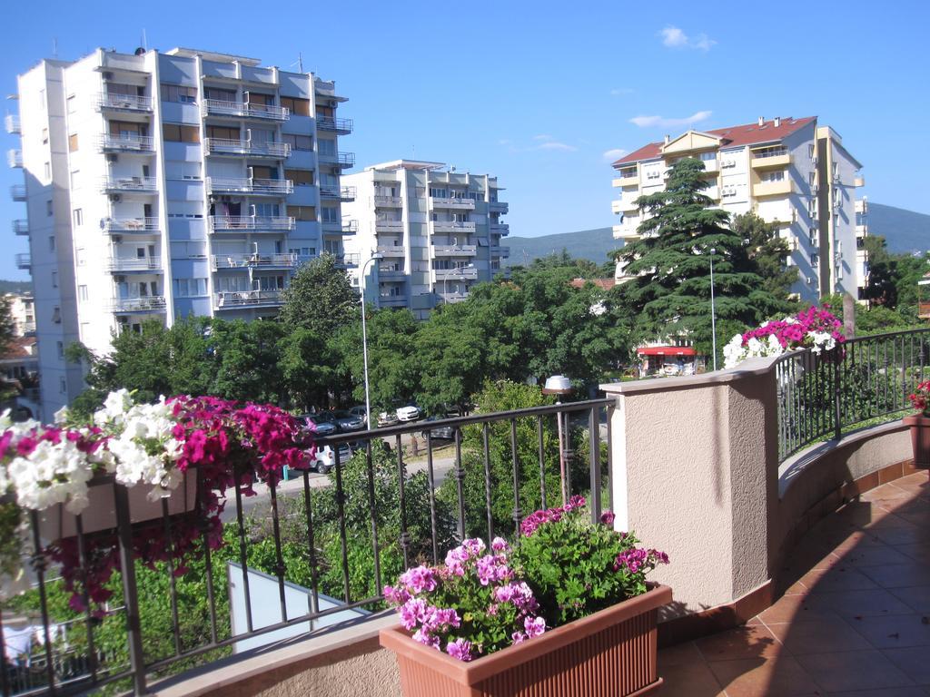 Apartments City Center Tivat Exteriör bild